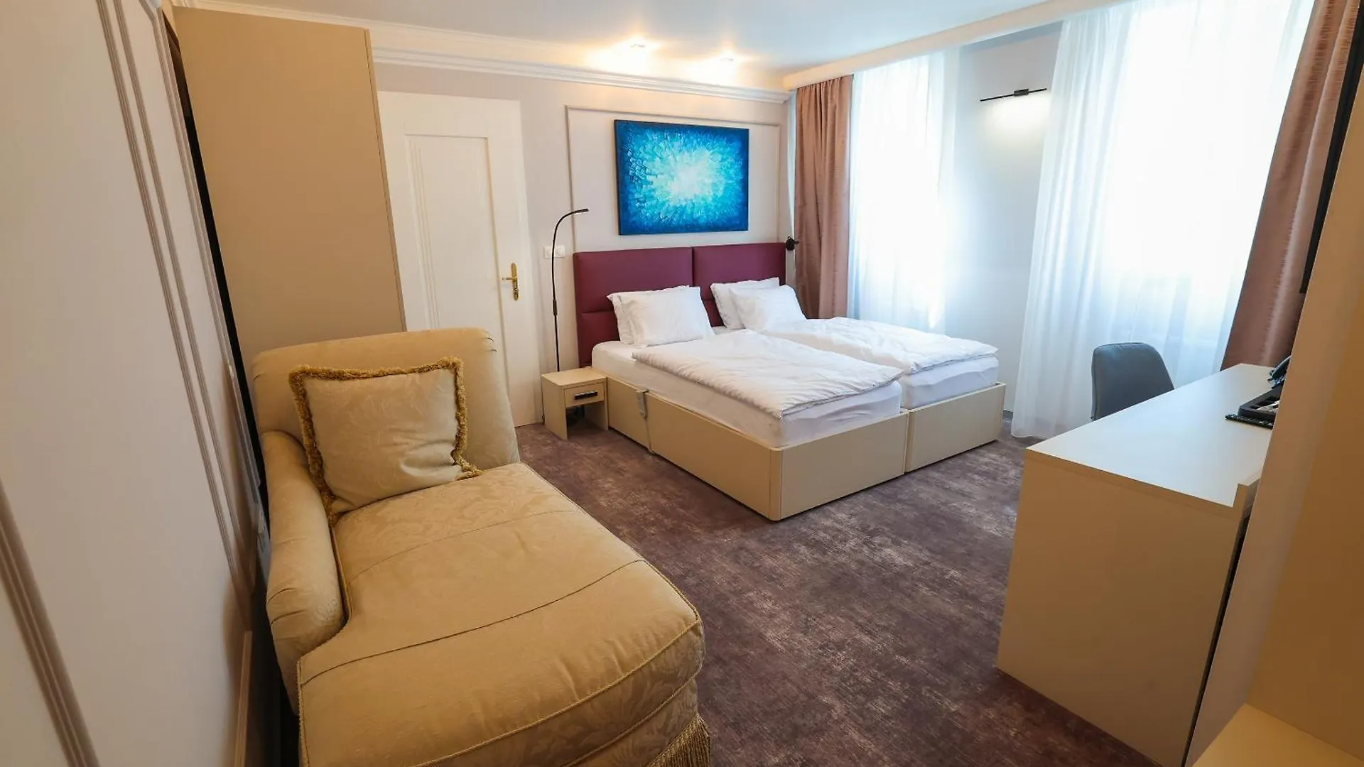 Boutique Hotel Ambiente ****+ カルロヴィ・ヴァリ