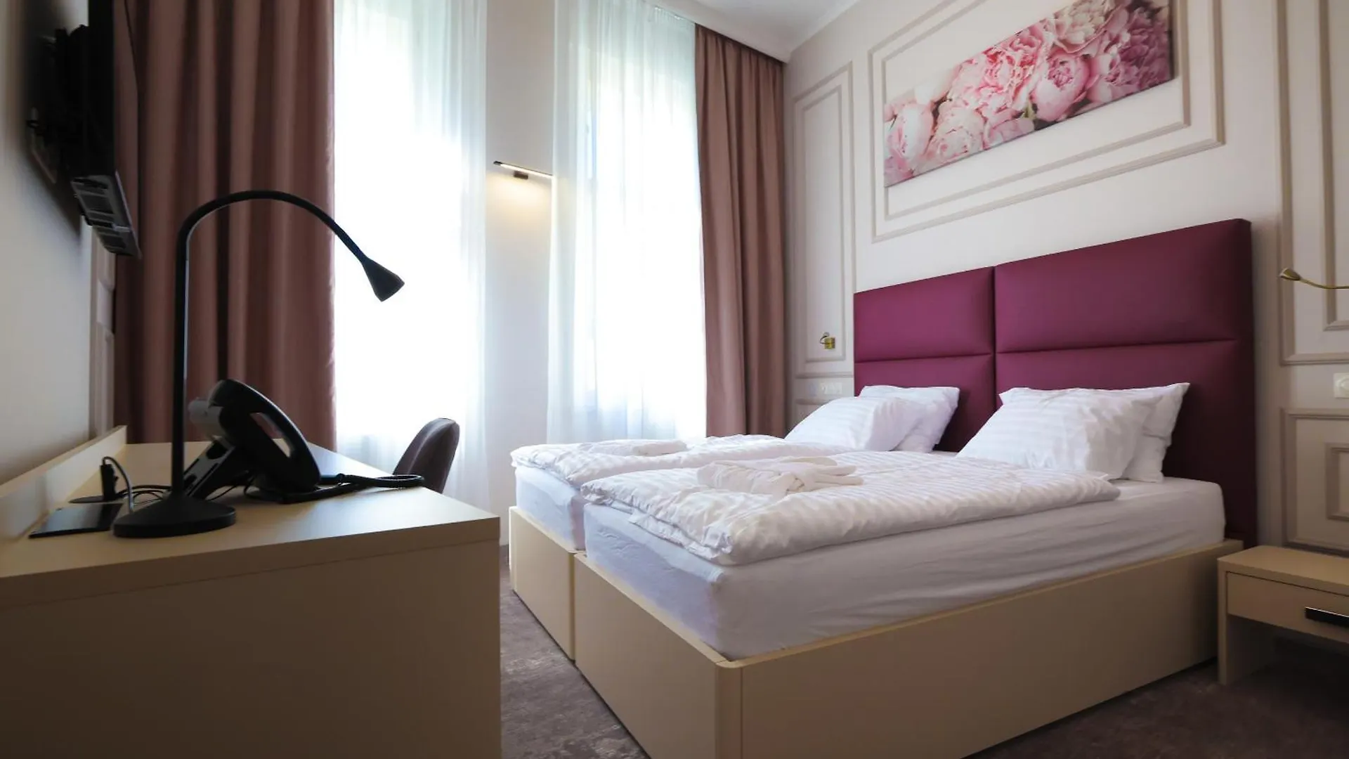 Boutique Hotel Ambiente ****+ カルロヴィ・ヴァリ 4*,  チェコ