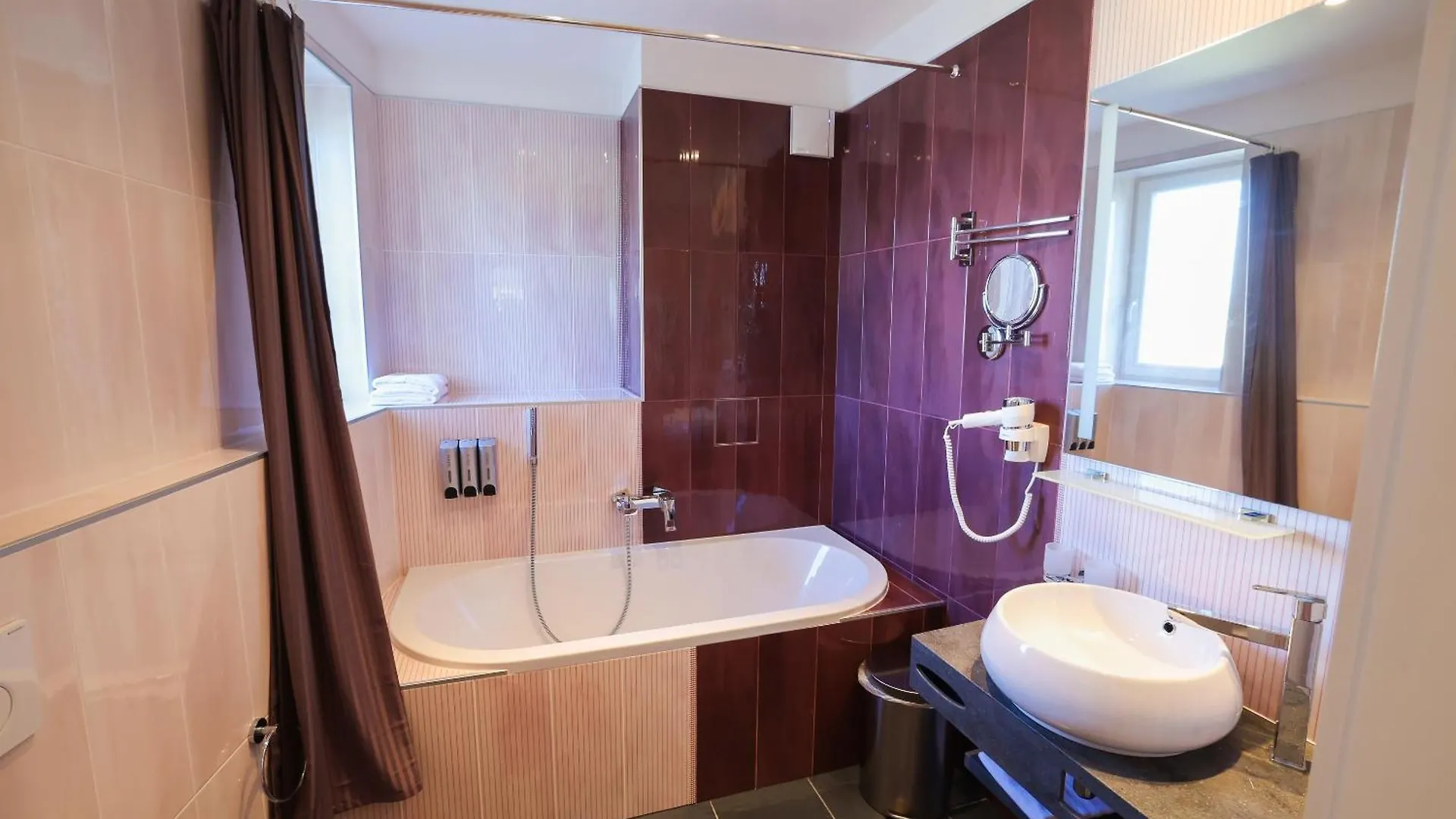 Boutique Hotel Ambiente ****+ カルロヴィ・ヴァリ