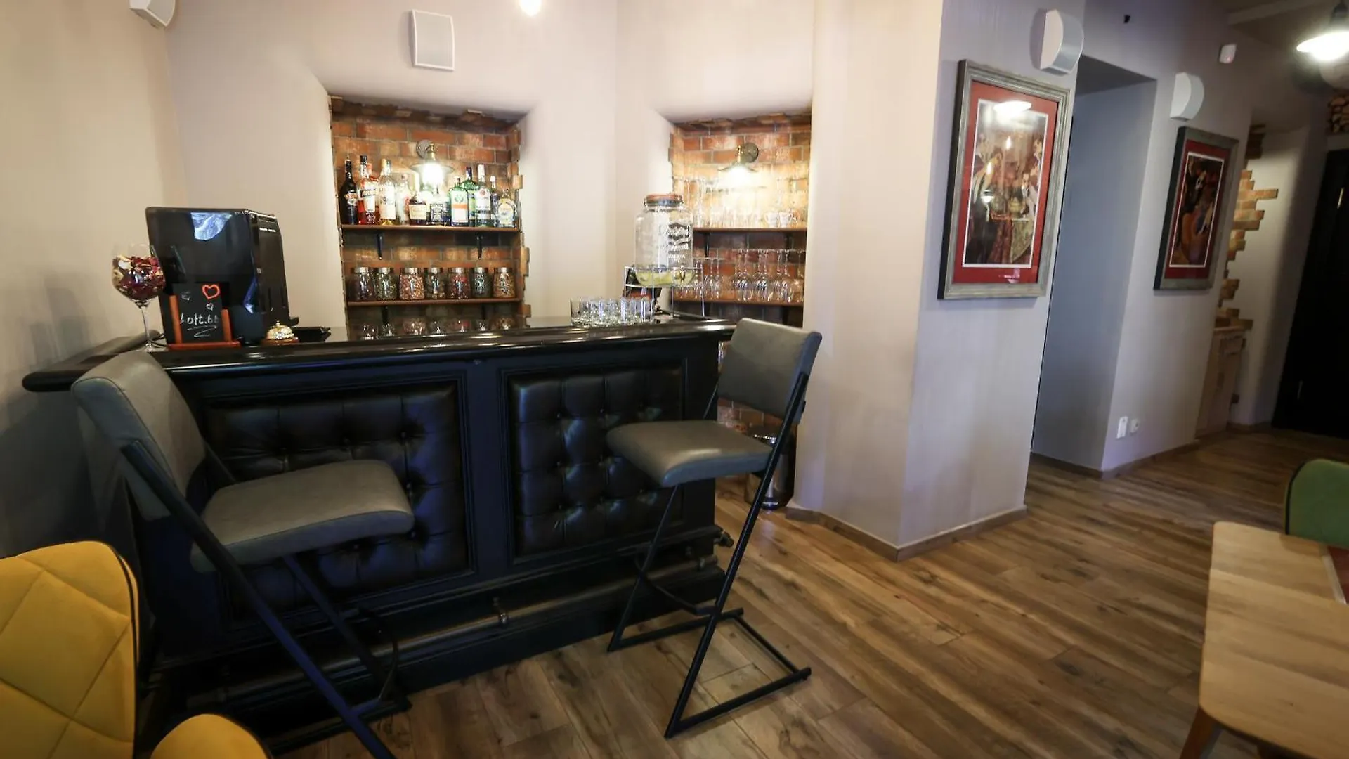 Boutique Hotel Ambiente ****+ カルロヴィ・ヴァリ 4*,